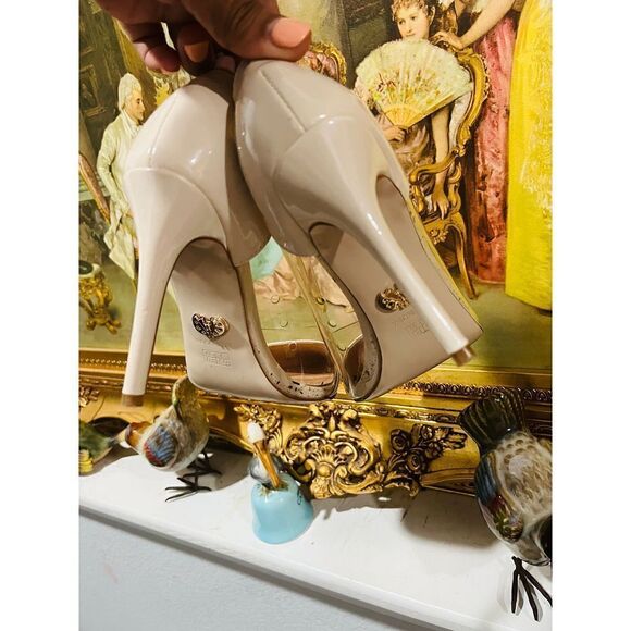 Petit Cadeau pump   - Picture 2 of 3